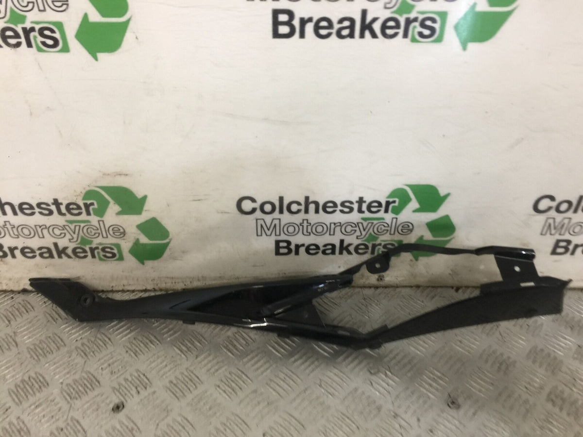SUZUKI GSXR750 GSXR 750 K8 K9 L0 LEFT SEAT PANEL  YEAR 2009 (STOCK 851)