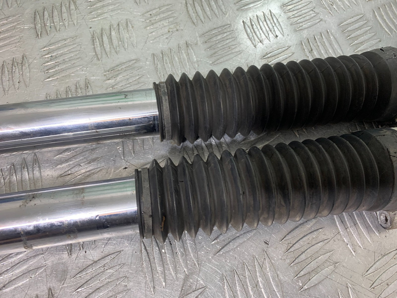 ROYAL ENFIELD HIMALAYAN 411 FORKS  YEAR 2018-2023 (CMB1279)