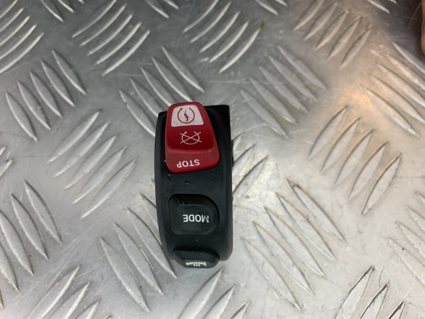 BMW M1000 R RIGHT SWITCH GEAR   YEAR 2023-2024 (CMB1140)