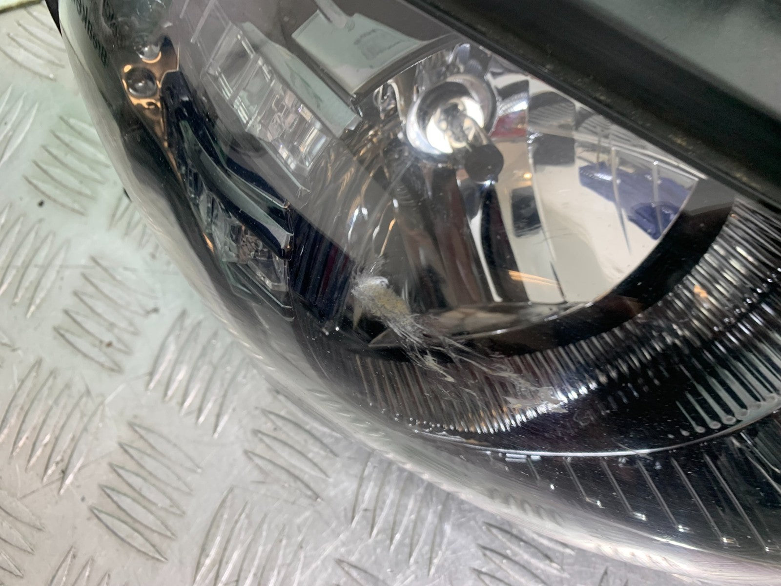 KAWASAKI GTR1400 GTR 1400 HEADLIGHT  YEAR 2007-2009 (CMB1306)