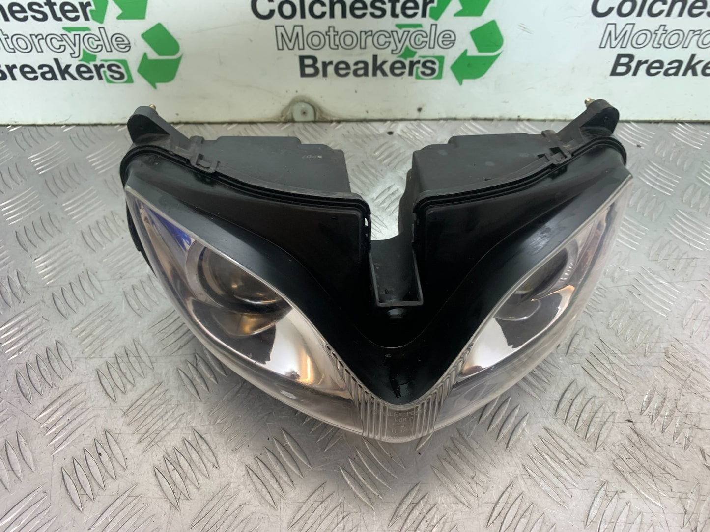 SUZUKI GSF600 GSF 600 BANDIT HEADLIGHT   2000-2004 (CMB1269)