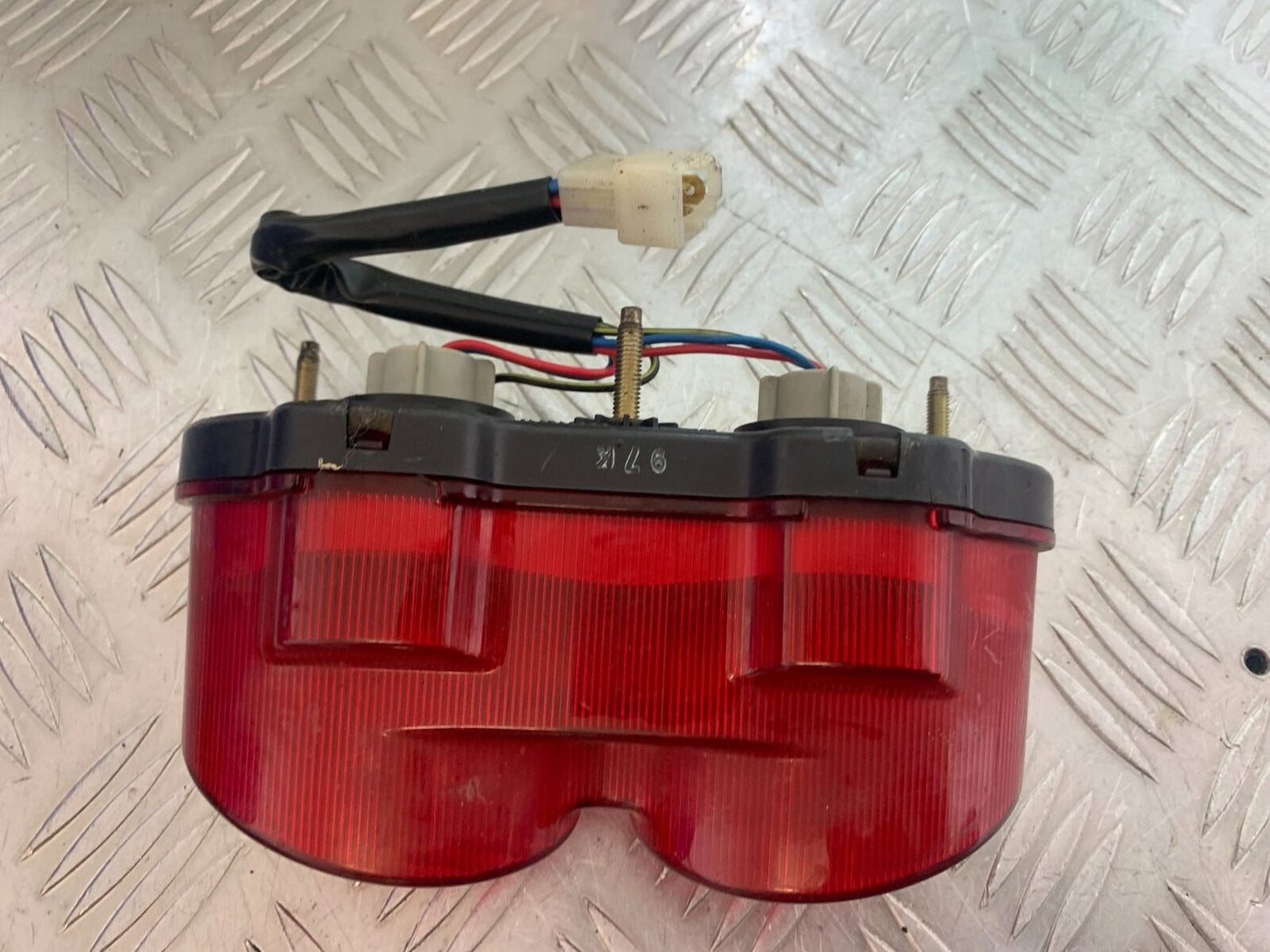 KAWASAKI Z750 ZR750 ZR-7S REAR LIGHT   YEAR 1999-05 (CMB1135)