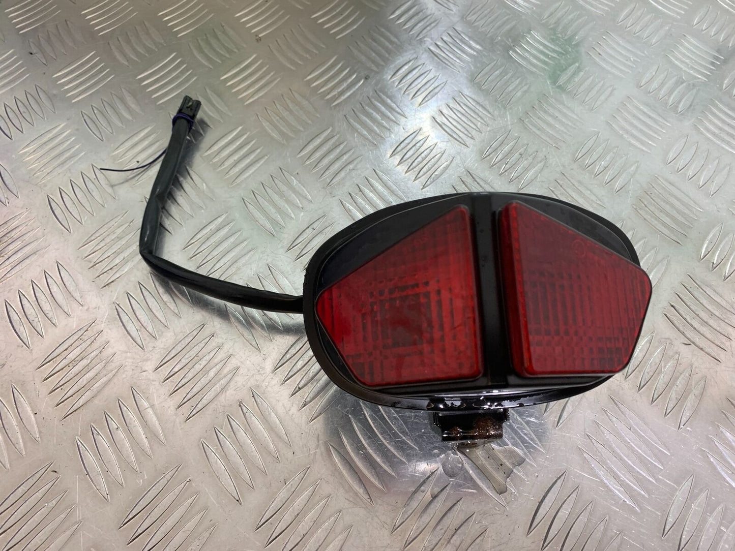 TRIUMPH 600 DAYTONA REAR LIGHT YEAR 2003-2006 (STOCK 999)