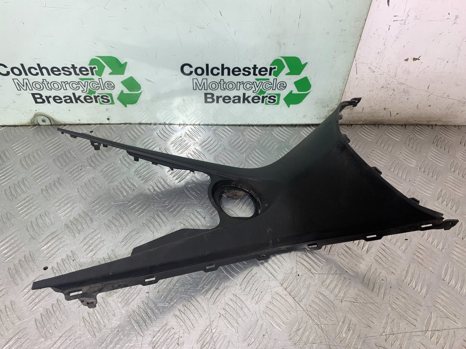 YAMAHA XMAX 125 XMAX-125 INFILL PANEL YEAR 2015-2020  (CMB1266)