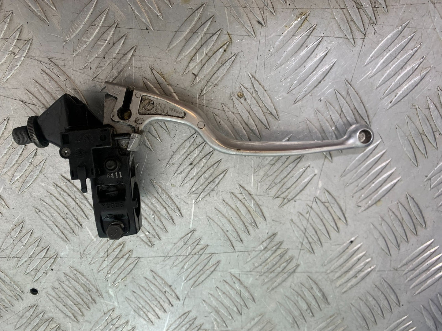 YAMAHA XVS 1300 MIDNIGHT STAR CLUTCH LEVER AND BRACKET YEAR 2007-16 (CMB1200)