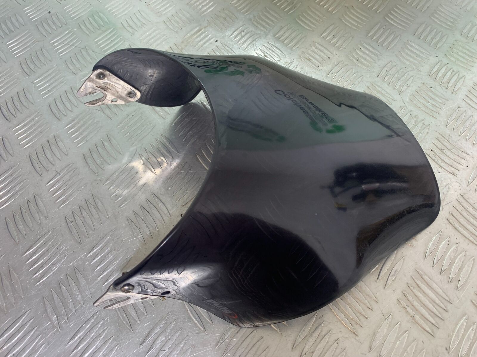 KAWASAKI Z750 ZR750 ZR-7S SCREEN    YEAR 1999-05 (CMB1135)