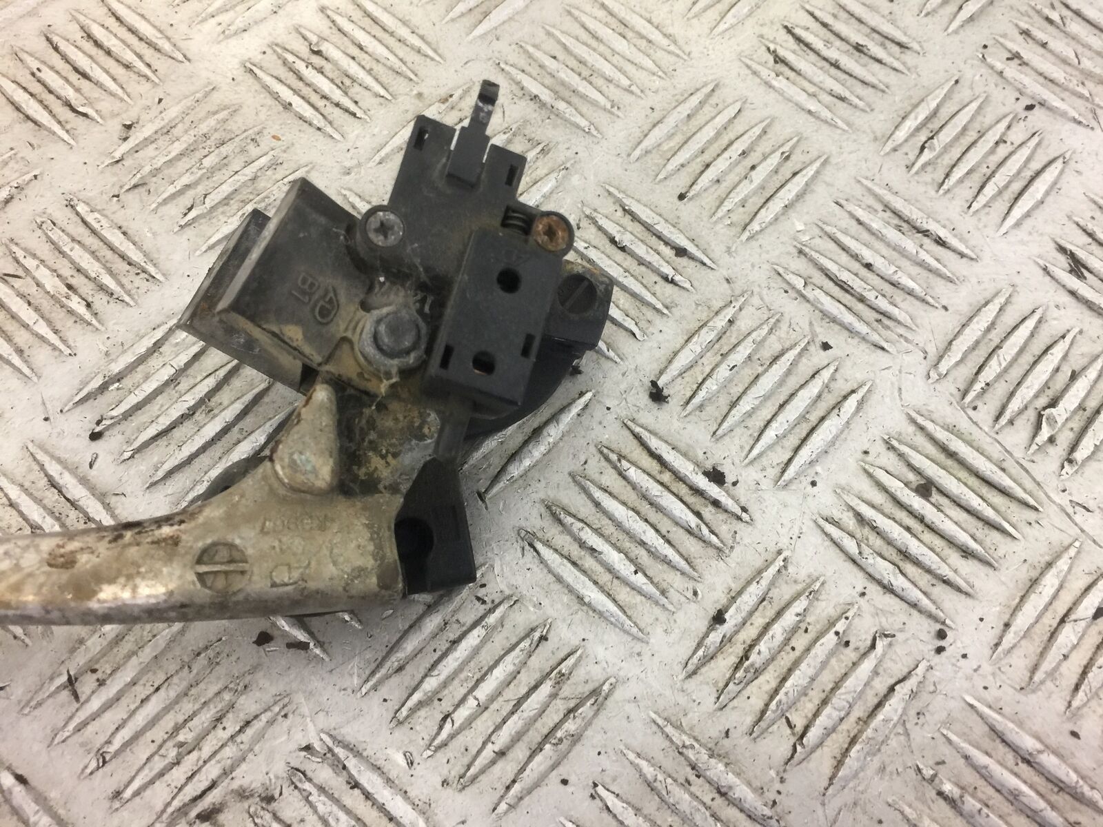 KAWASAKI 650 VERSYS CLUTCH LEVER BRACKET  YEAR 2011 (STOCK 478) ABS
