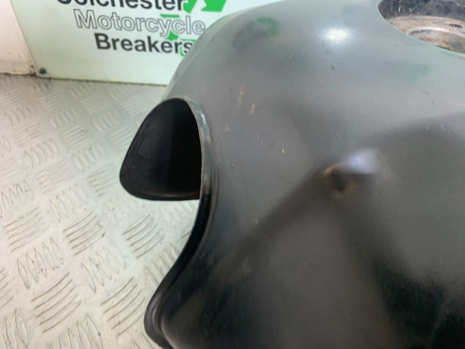 YAMAHA XJR1300 XJR 1300 PETROL TANK  1999-2003 (CMB1119)