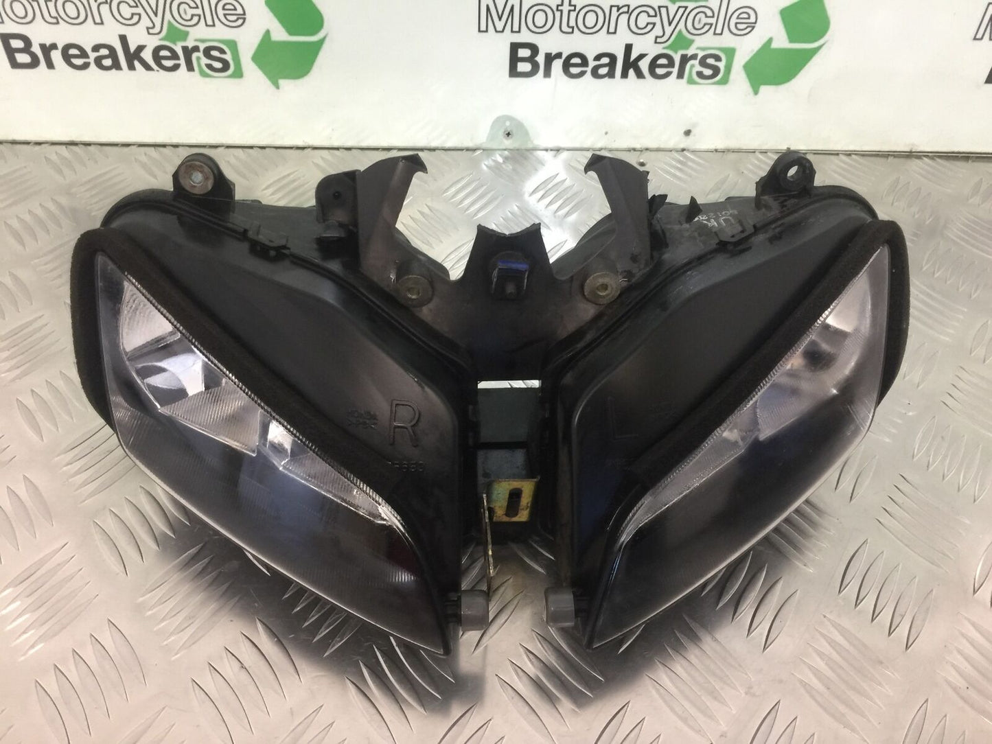 HONDA CBR600 RR HEADLIGHT (DAMAGED)  YEAR 2005-2006 (STOCK 933)
