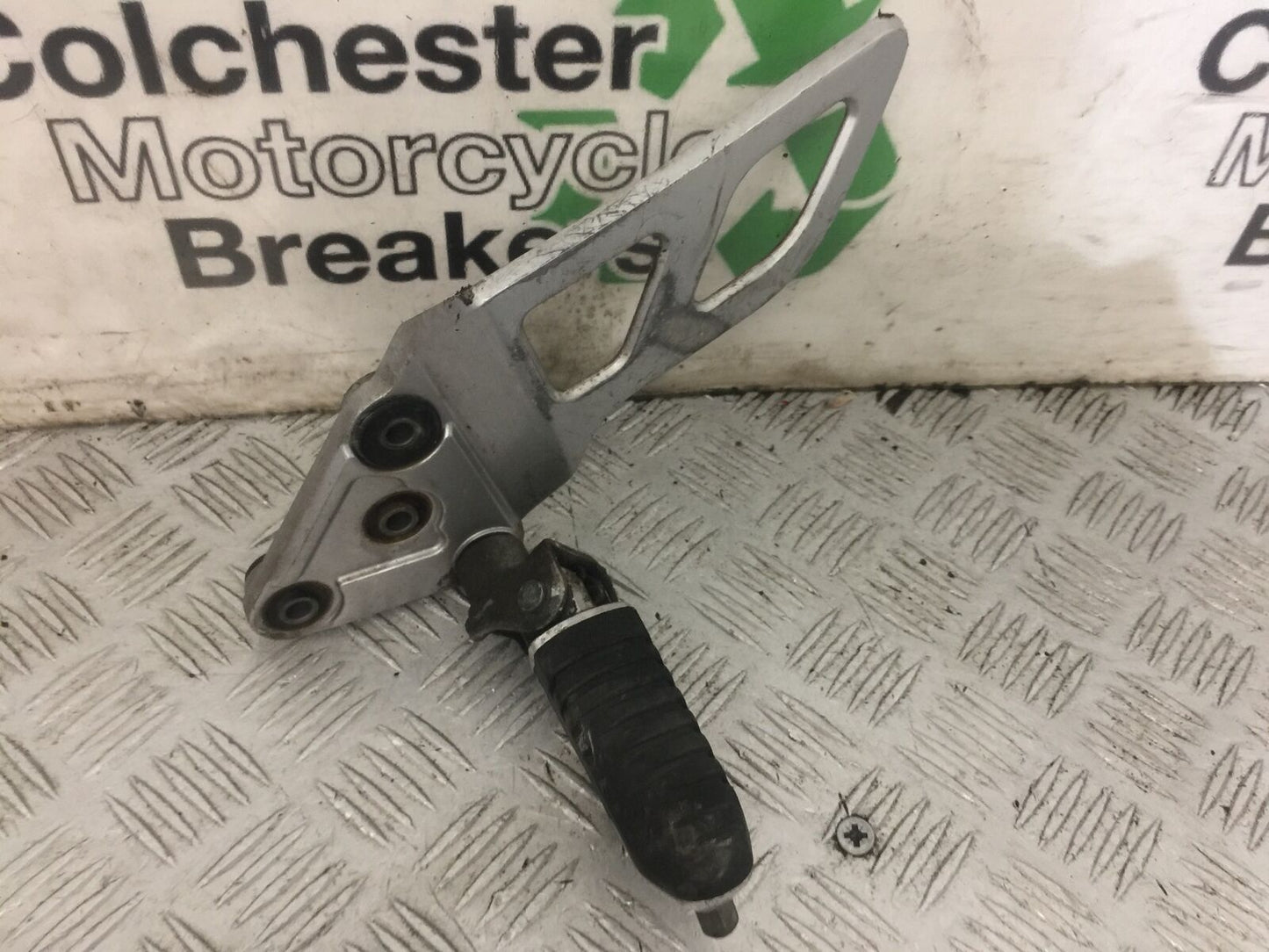 SUZUKI GSF650 GSF 650 LEFT HANGER  YEAR 2008-12  (STOCK 829)