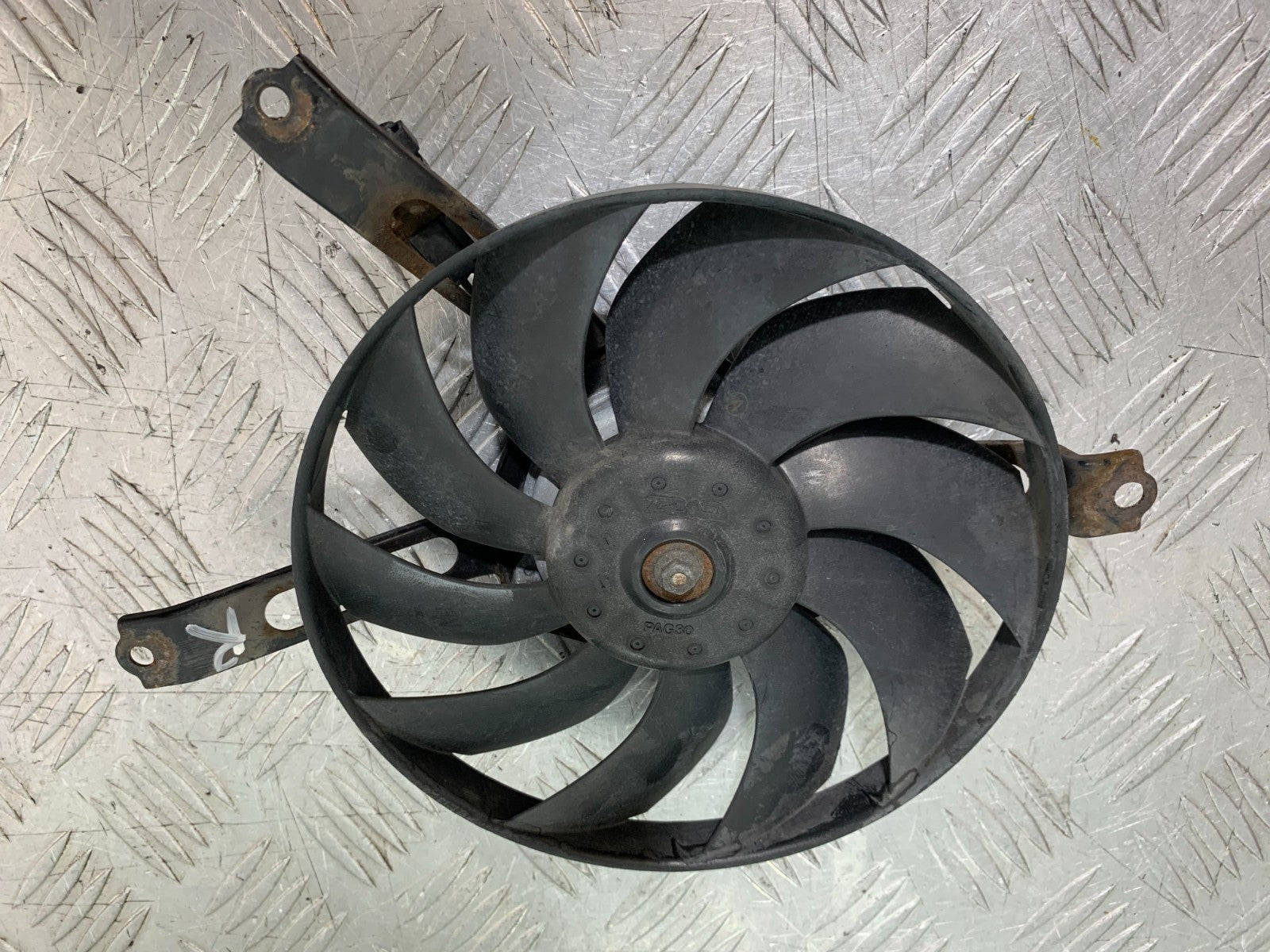 HONDA CBR1000 RR RIGHT FAN YEAR 2008-2011 (CMB1330)