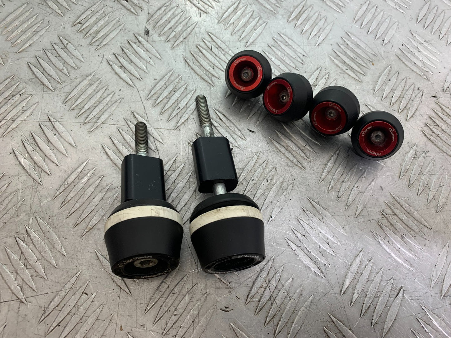 APRILIA TUONO 1000 V4R CRASH PROTECTORS   YEAR 2011-13  (CMB1316)