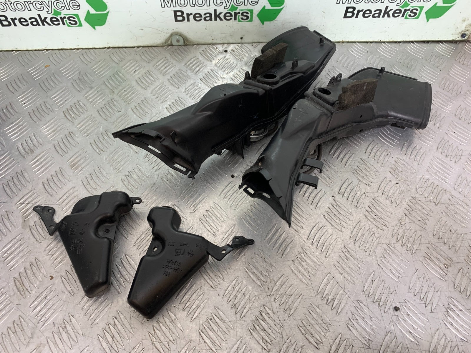 HONDA CBR1000 RR AIR TUBES YEAR  2008-2011 (CMB1330) 