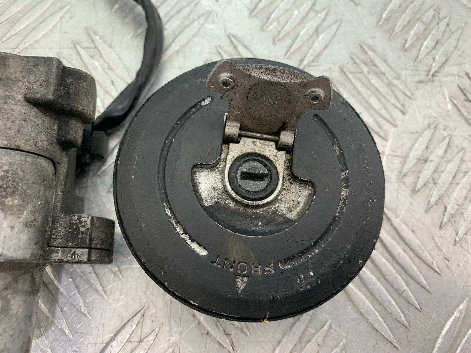 HONDA CB600 CB 600 HORNET IGNITION AND PETROL CAP   YEAR 1998-2002 (CMB1297)