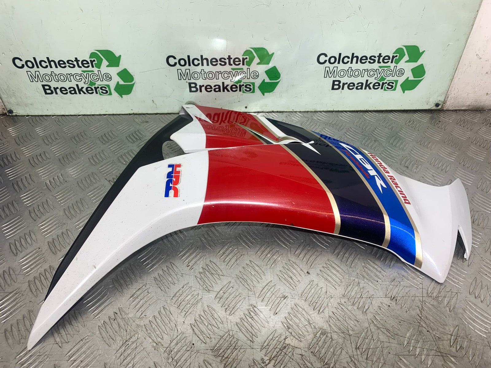 HONDA CBR1000 rr FIREBLADE RIGHT FAIRING PANEL   YEAR 2012-2016 (CMB1198)