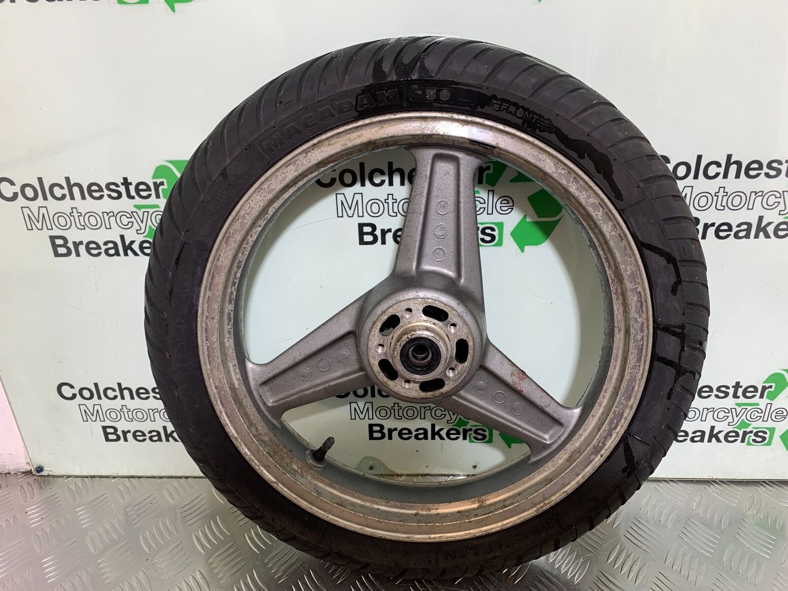KAWASAKI ZR 750 ZEPHYR FRONT WHEEL  YEAR 1991-95 (CMB1008)