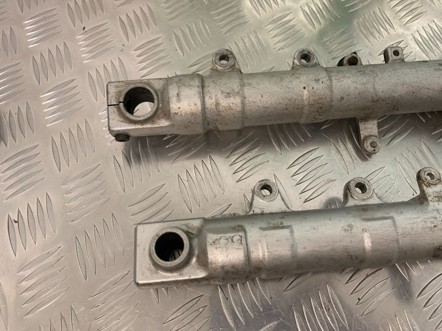 YAMAHA FZ6 FAZER FORKS   YEAR 2004-2007  (STOCK 955)