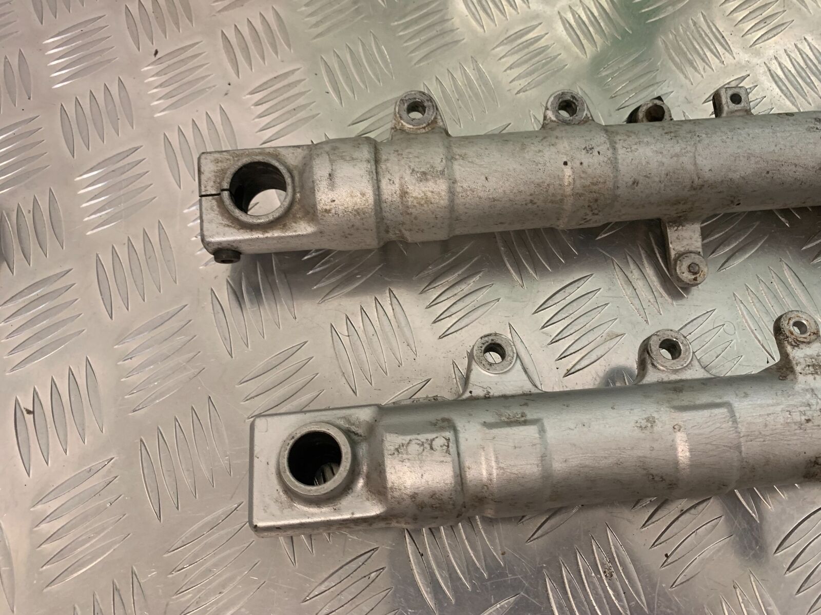 YAMAHA FZ6 FAZER FORKS   YEAR 2004-2007  (STOCK 955)