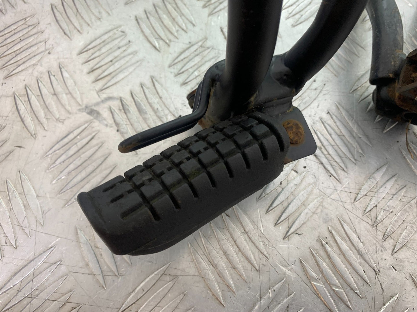HONDA CBF125 CBF 125 REAR HANGERS AND PEGS YEAR 2009-14 (CMB1182)