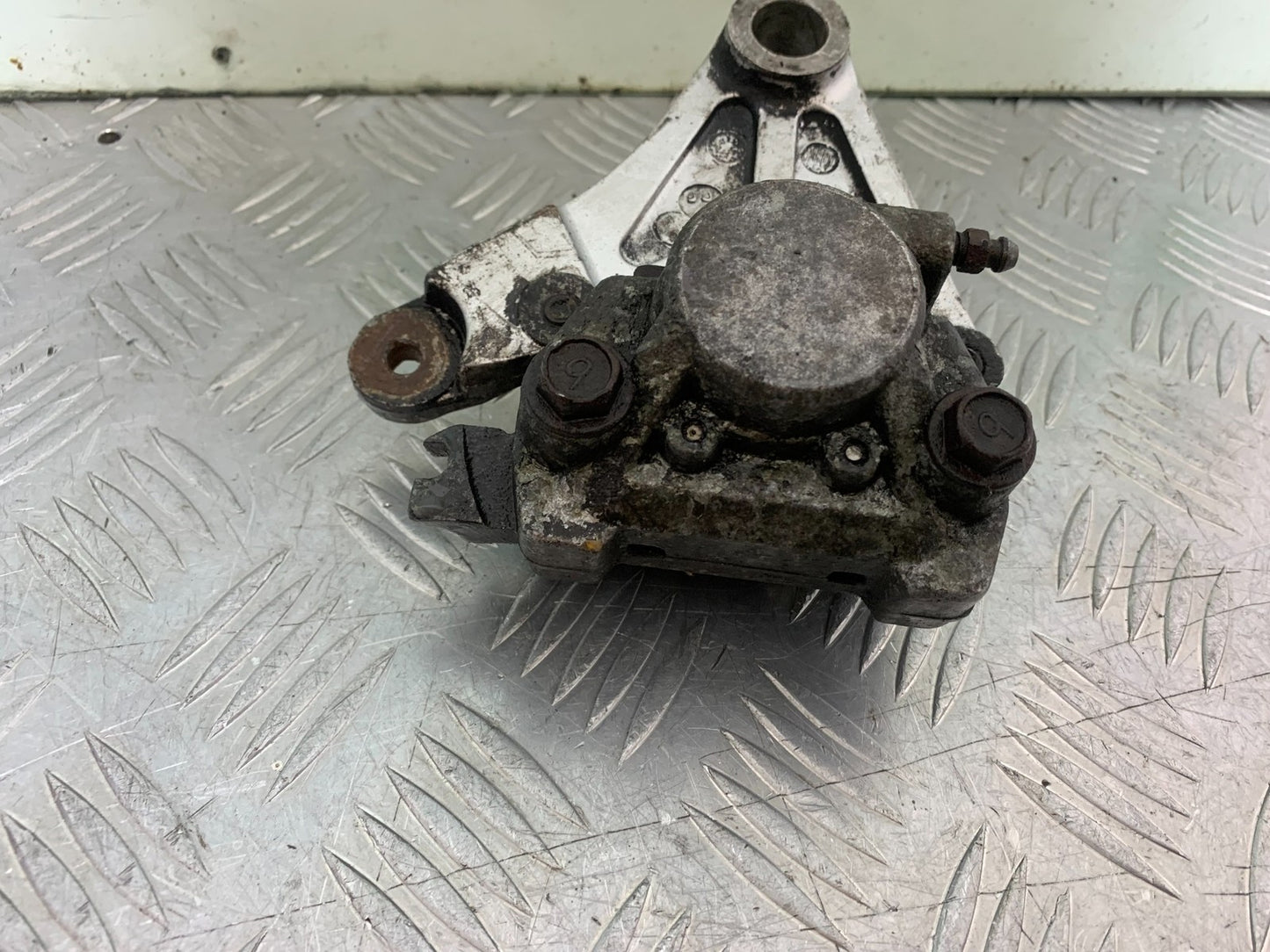 YAMAHA FZS600 FAZER 600 REAR CALIPER (SOLD AS PARTS)  YEAR 1998-2001 (CMB1267)
