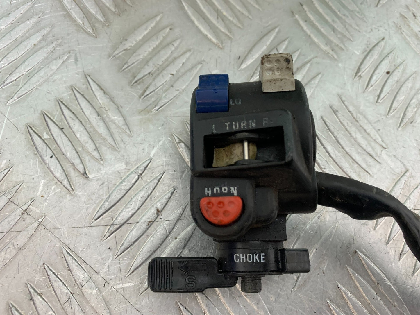 KAWASAKI KLR250 KLR 250 LEFT AND RIGHT SWITCH GEARS   YEAR 1984-2001 (CMB1225)