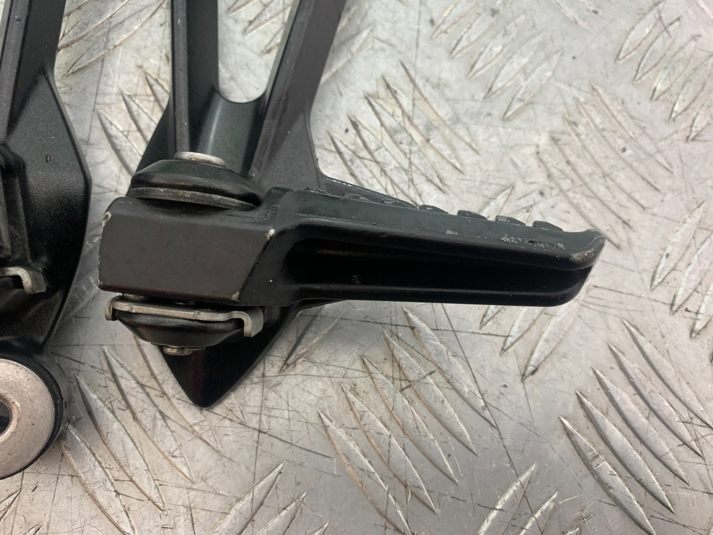 KAWASAKI ZX10R ZX10 R REAR HANGERS AND PEGS   2008-2010 (CMB1206)