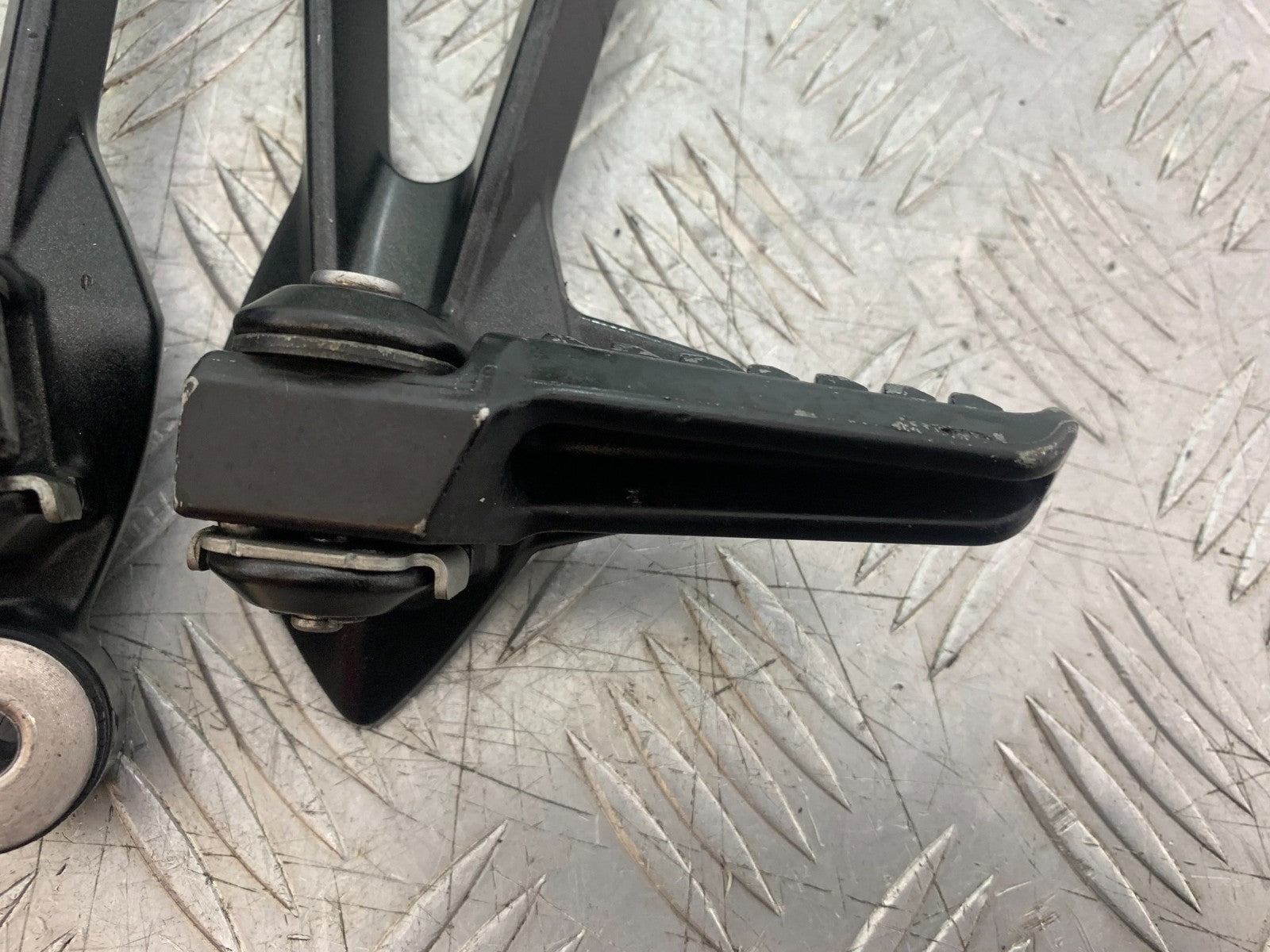 KAWASAKI ZX10R ZX10 R REAR HANGERS AND PEGS   2008-2010 (CMB1206)