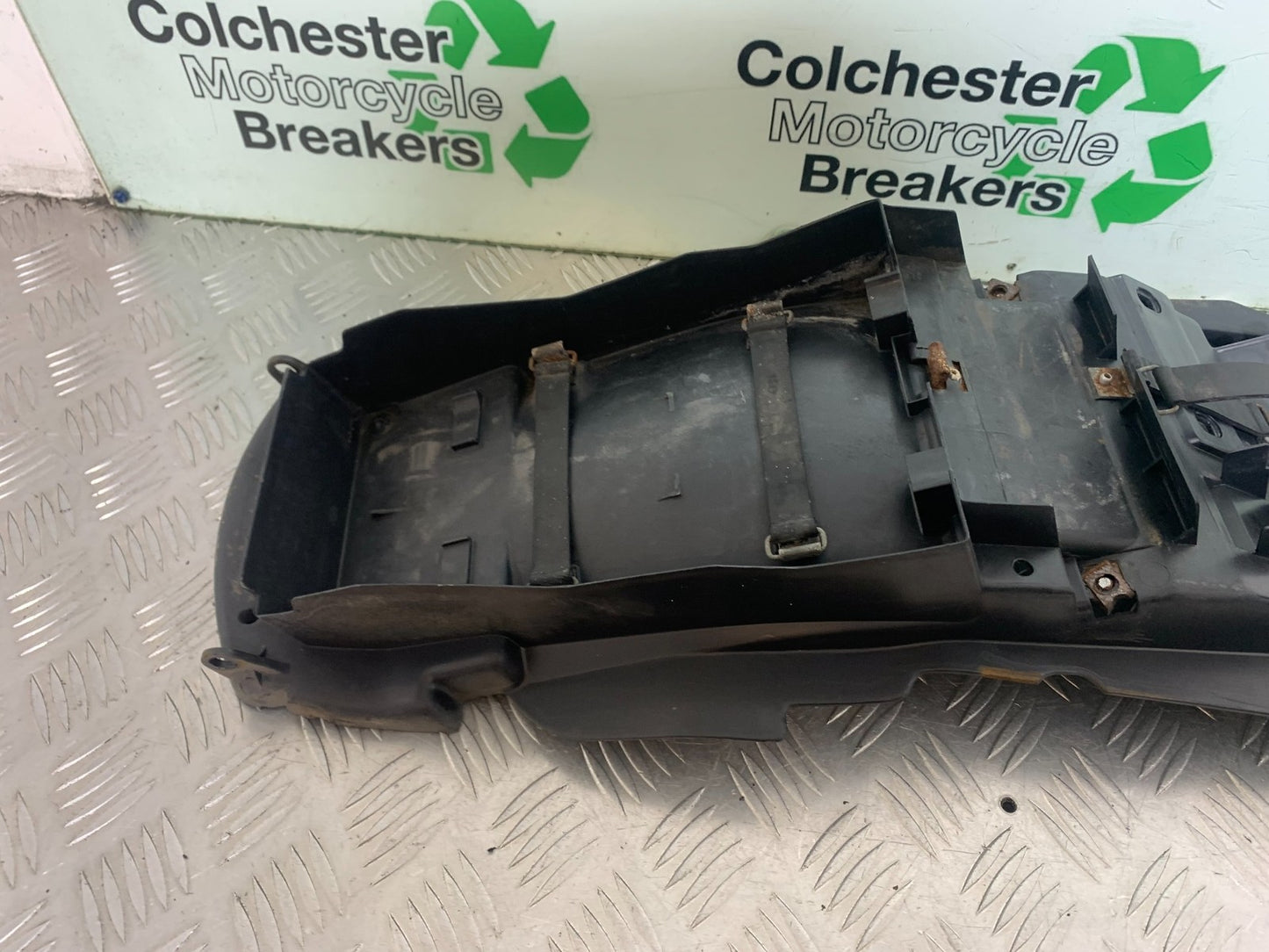YAMAHA XJR1300 XJR 1300 UNDERTRAY  1999-2003 (CMB1119)