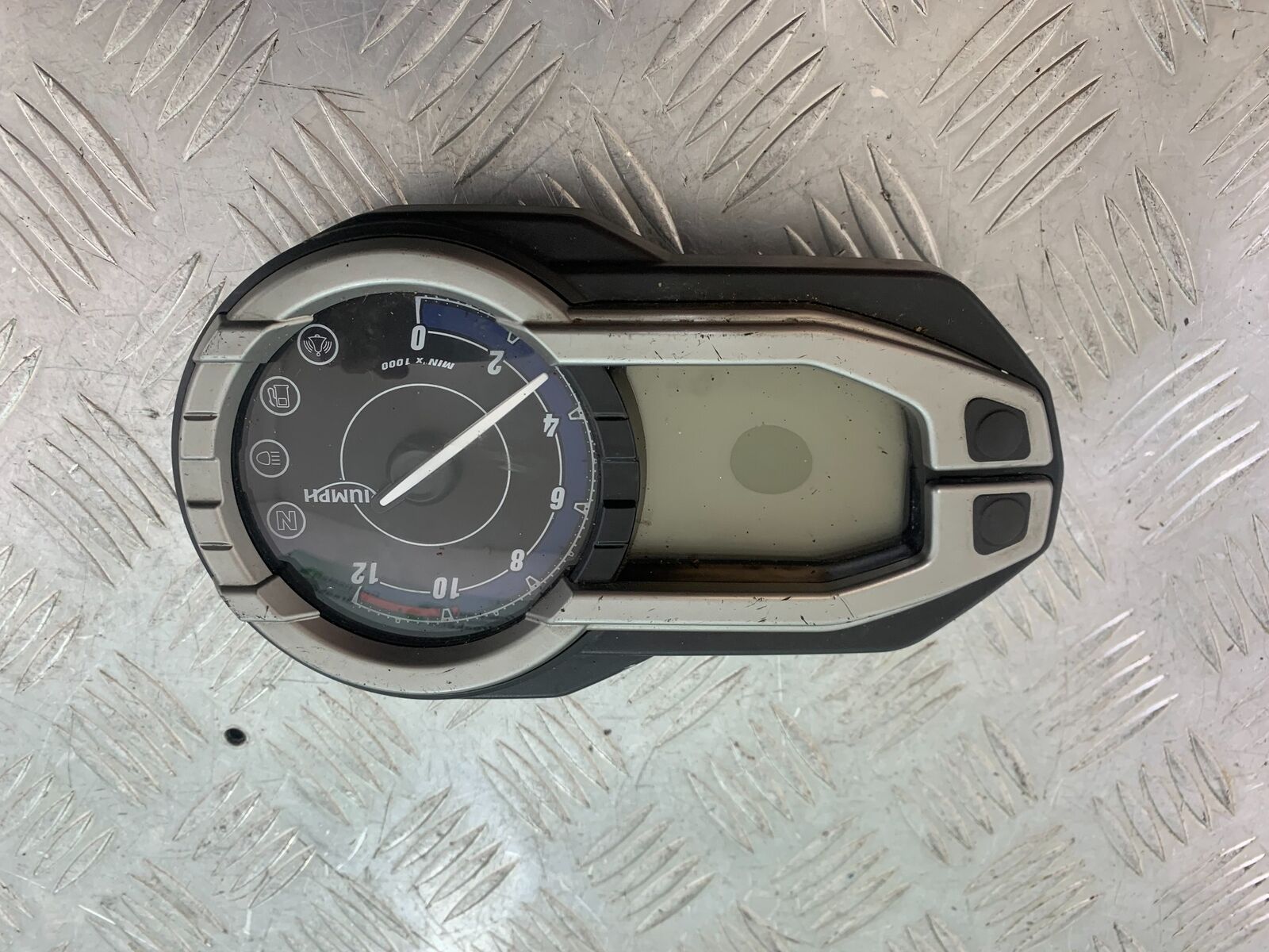 TRIUMPH TIGER 800 ECU CLOCKS SPEEDO DASH   YEAR 2011-2013  (CMB1113)