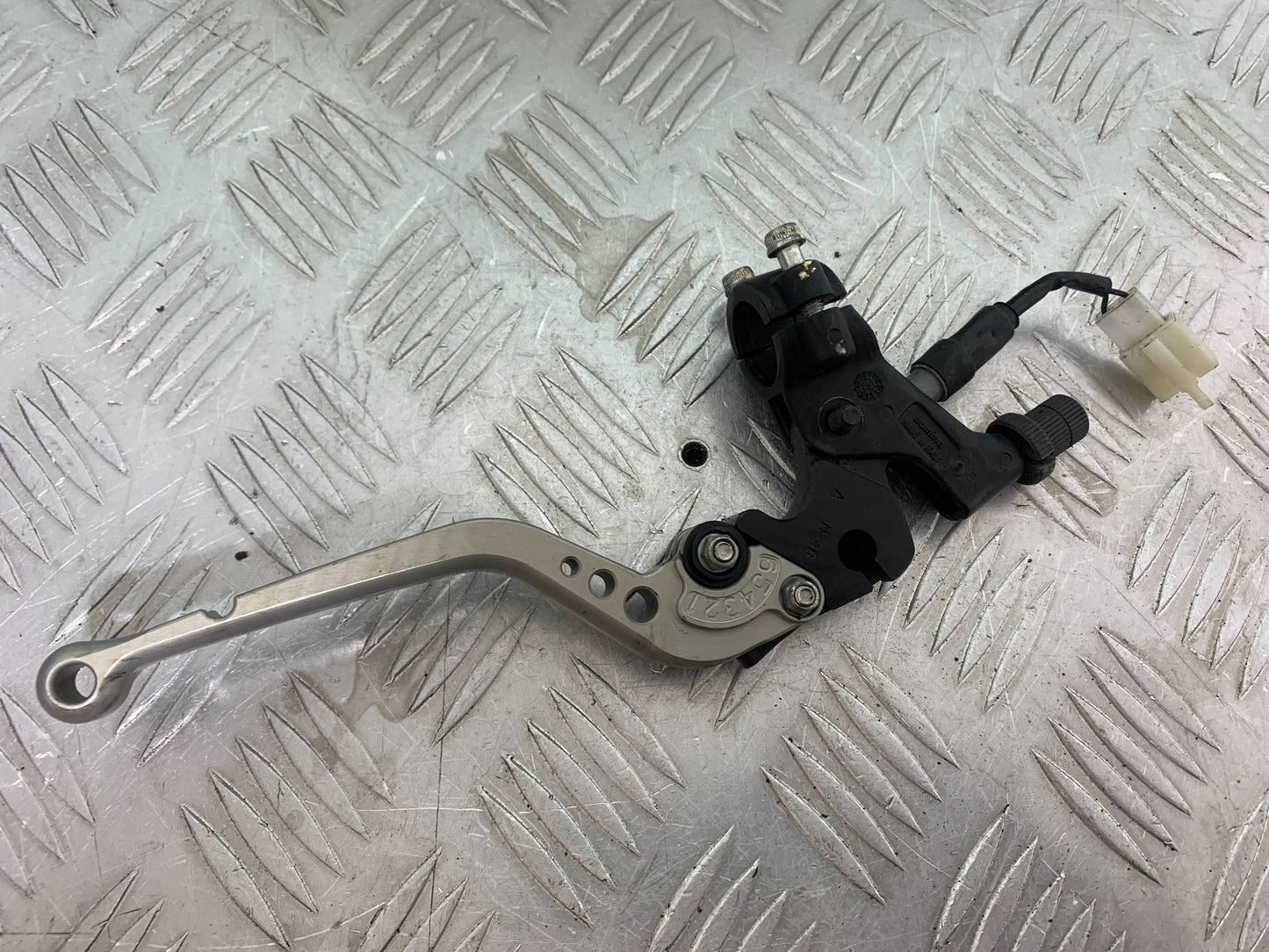 MV AGUSTA 800 F3 CLUTCH LEVER AND BRACKET  YEAR 2013-2016 (CMB1152)