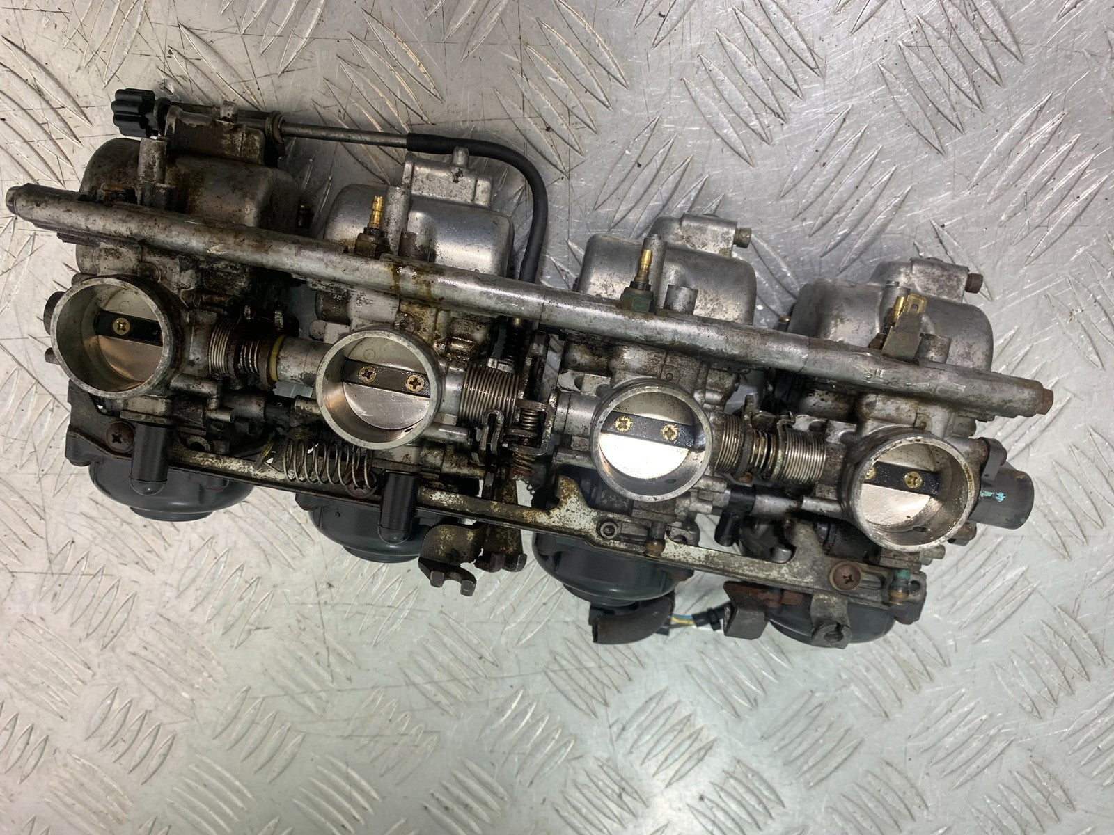 SUZUKI GSF600 GSF 600 BANDIT CARBS (SEIZED SOLD AS PARTS)   2000-2004 (CMB1269)