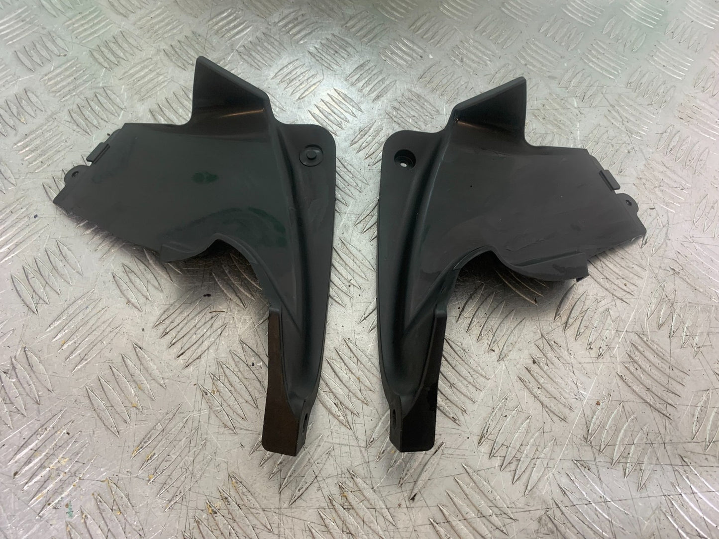 HONDA VFR800 VFR 800 V-TEC LEFT AND RIGHT INNER INFILLS  YEAR 2002 -09 (CMB1296)