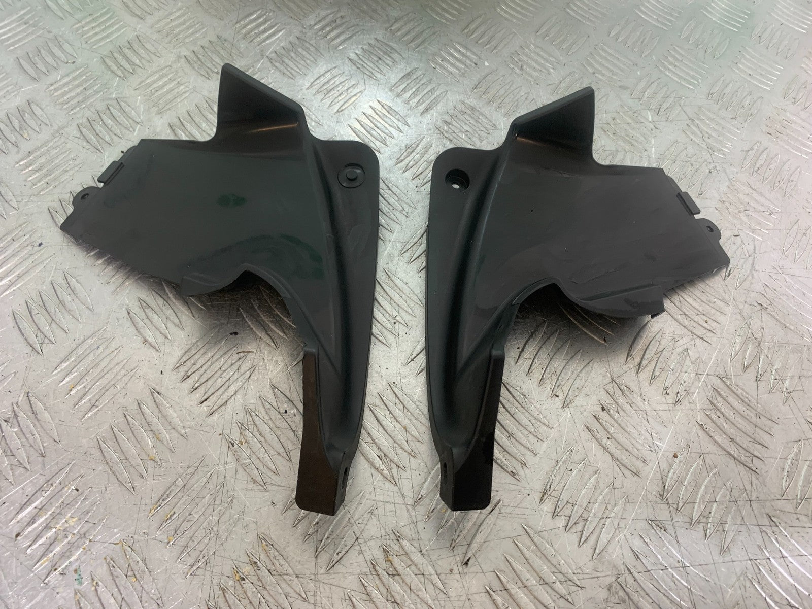 HONDA VFR800 VFR 800 V-TEC LEFT AND RIGHT INNER INFILLS  YEAR 2002 -09 (CMB1296)