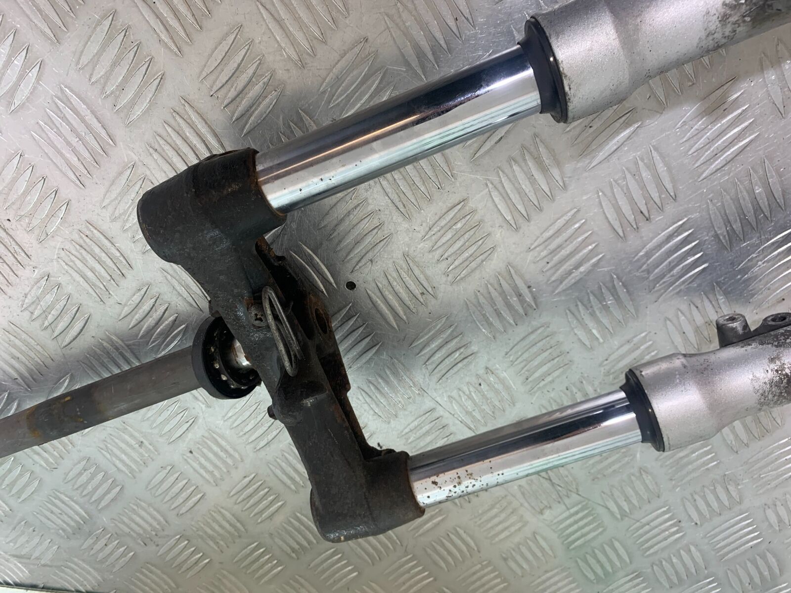 SUZUKI AN 200 UN 200 BURGMAN FORKS  YEAR 2007-09 (CMB1128)
