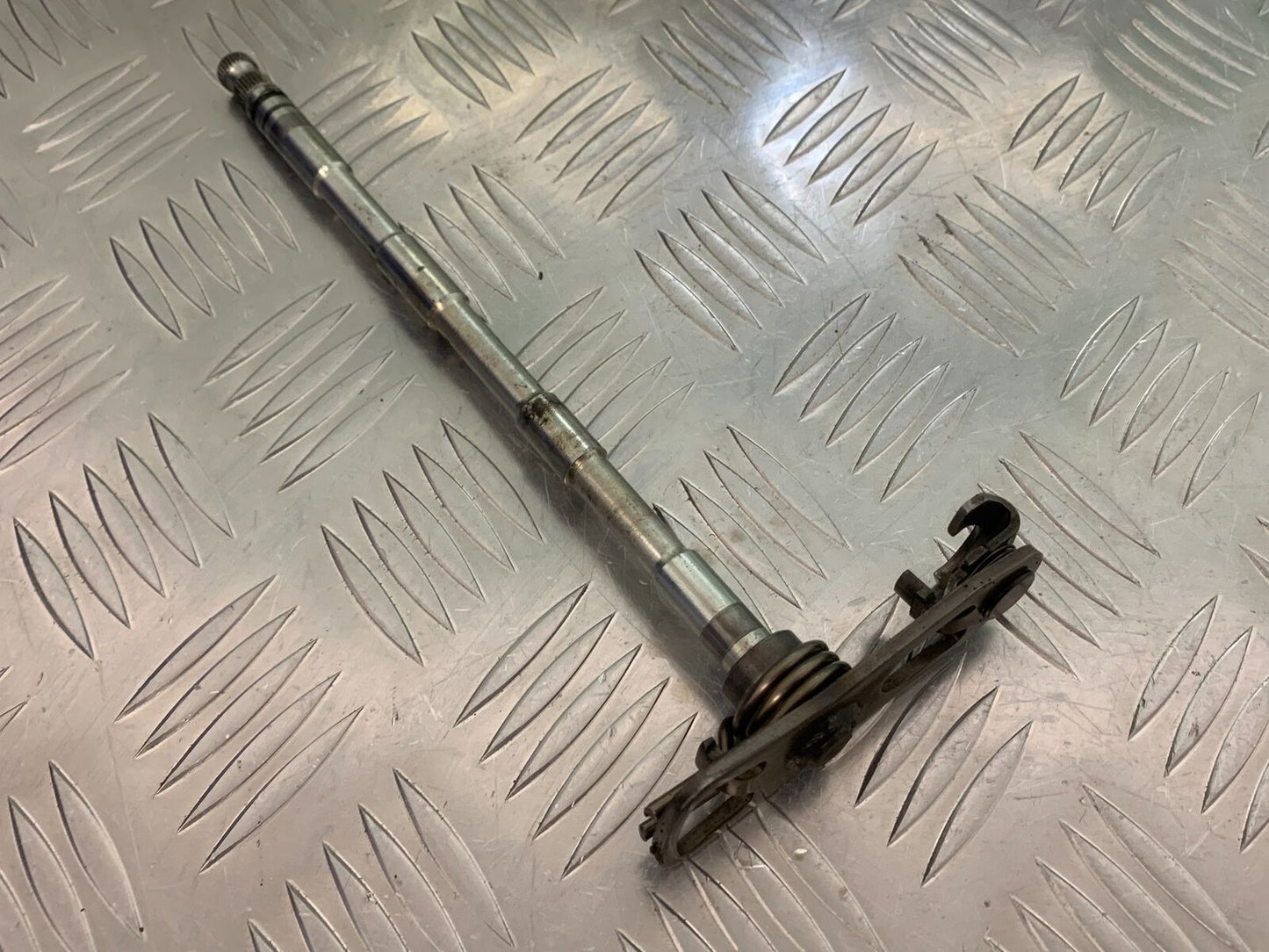 YAMAHA YZF R1 5VY GEAR SHAFT   YEAR 2004-2006 (STOCK 953)