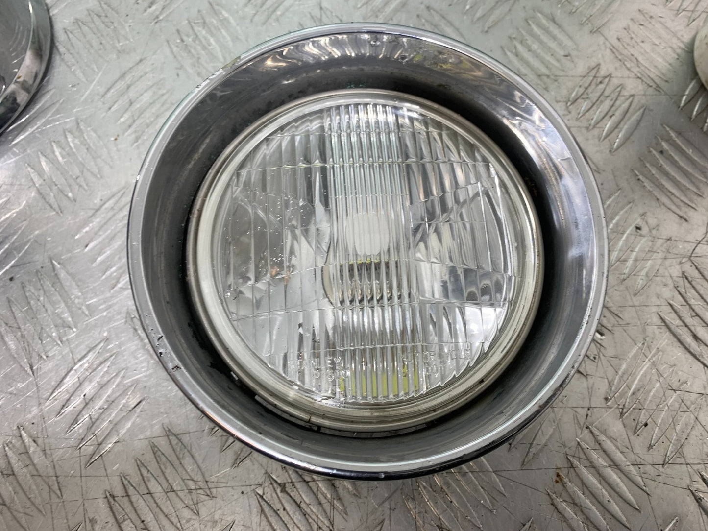 HONDA VT750 SHADOW HEADLIGHT AND BACKING YEAR 2003-2004 (CMB1265)