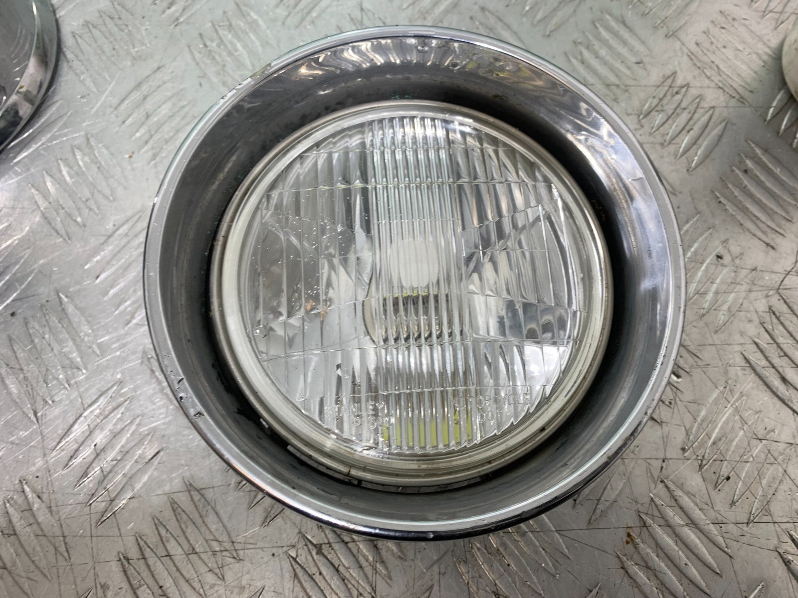 HONDA VT750 SHADOW HEADLIGHT AND BACKING YEAR 2003-2004 (CMB1265)