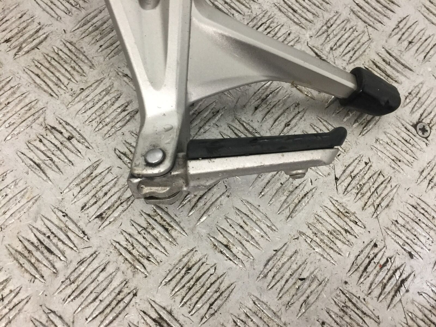 HONDA VFR1200 VFR 1200 FA LEFT REAR HANGER AND PEG YEAR 2010-11  (STOCK 793)