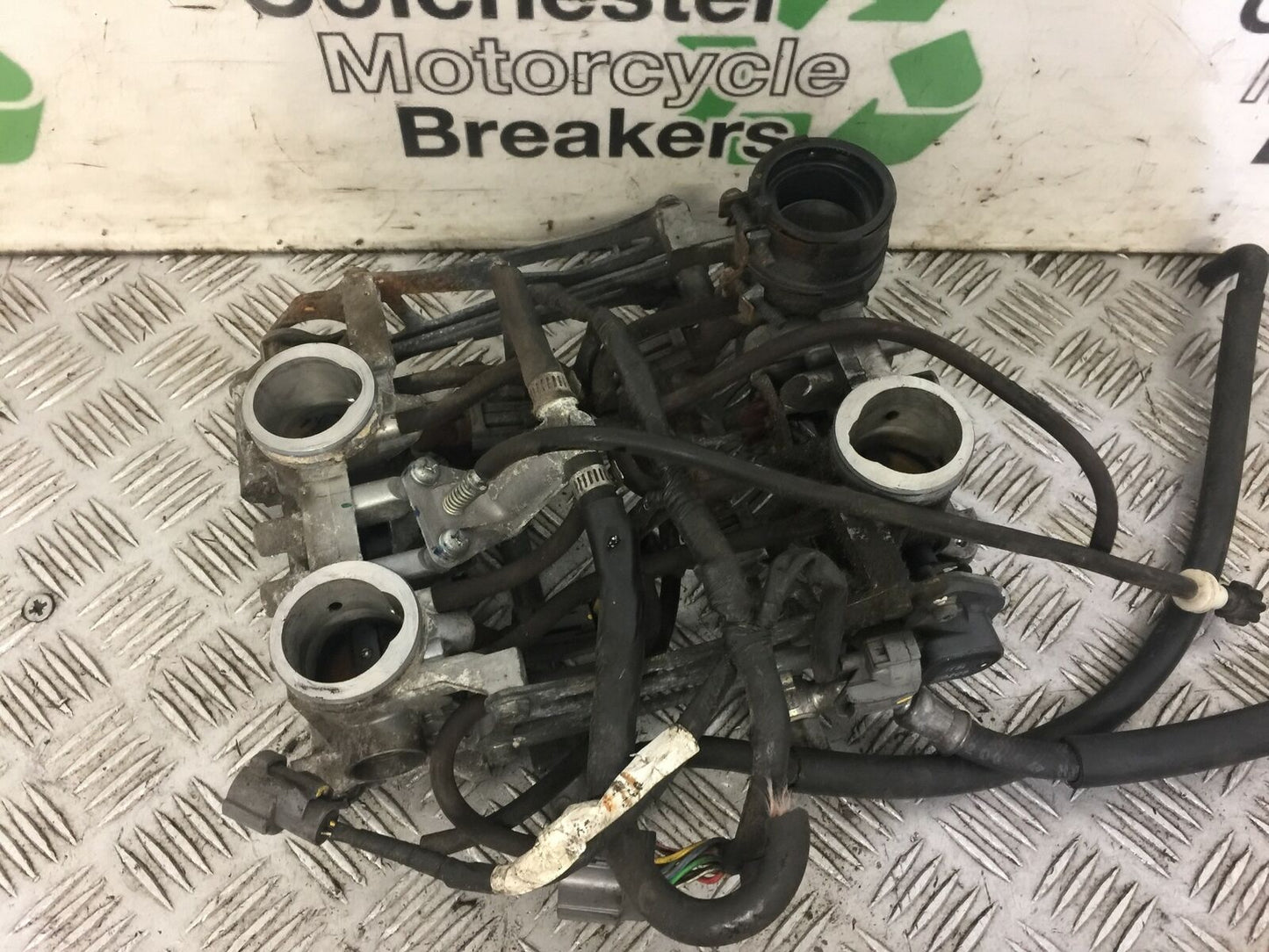 HONDA VFR800 V TEC THROTTLE BODIES   YEAR 2009-2013  (ABS) STOCK 576