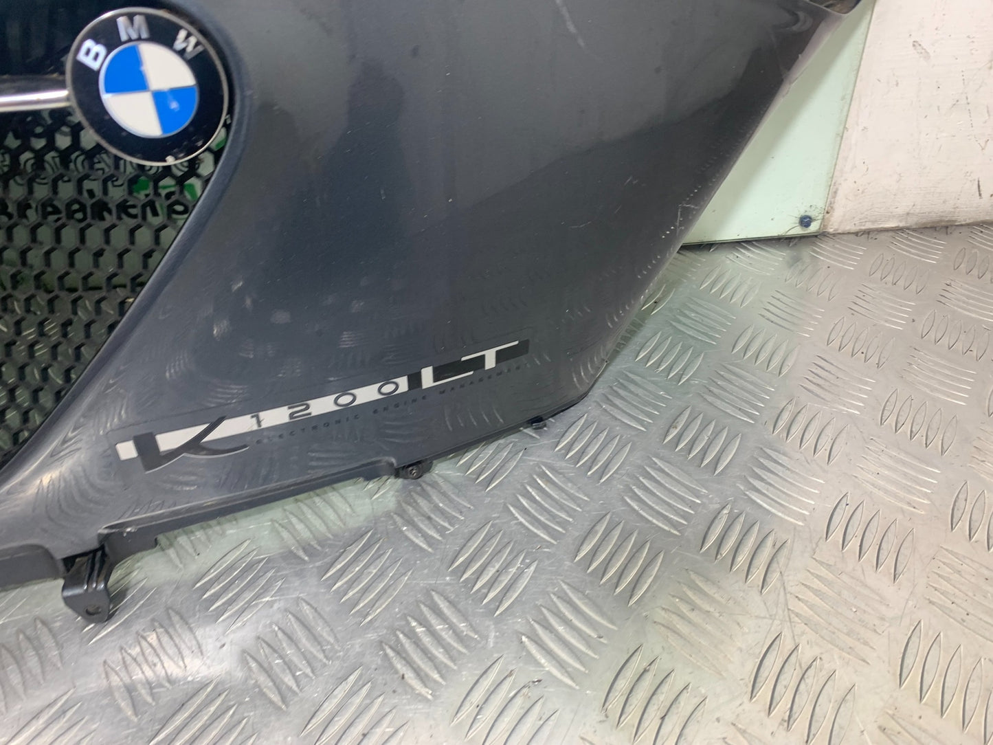 BMW K1200 K 1200 LT RIGHT FAIRING PANEL  YEAR 1999-07 (CMB1138)