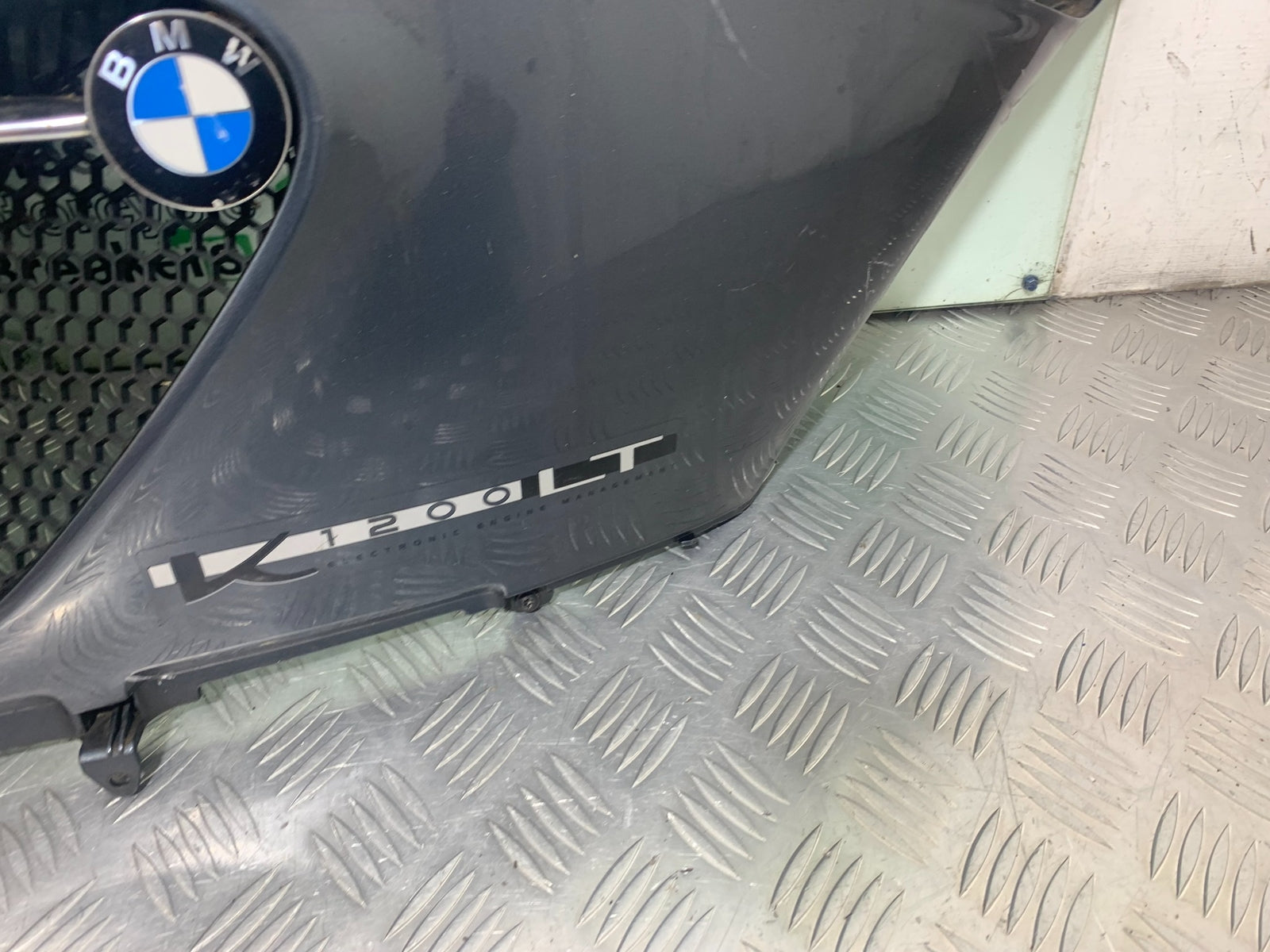 BMW K1200 K 1200 LT RIGHT FAIRING PANEL  YEAR 1999-07 (CMB1138)