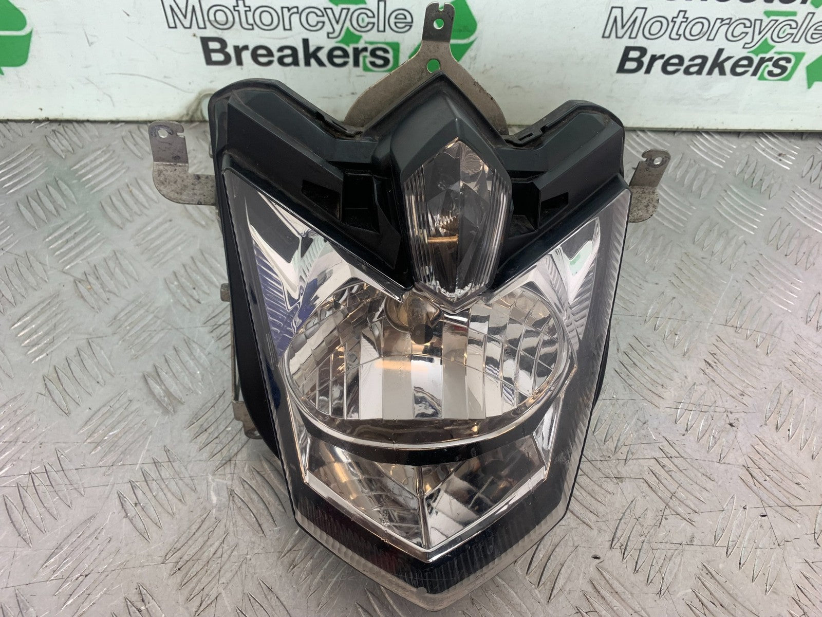 YAMAHA XJ6 XJ6-S HEADLIGHT  YEAR 2009-2015  (CMB1212)