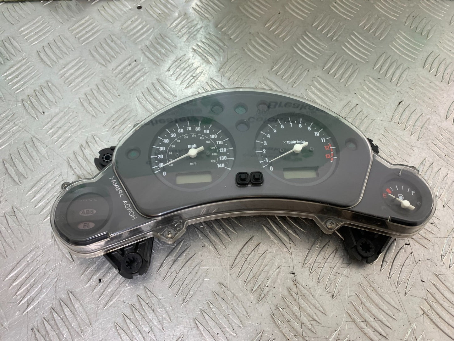 HONDA CBF600 CBF 600 CLOCKS SPEEDO DASH  YEAR 2004 -07 (CMB1247)