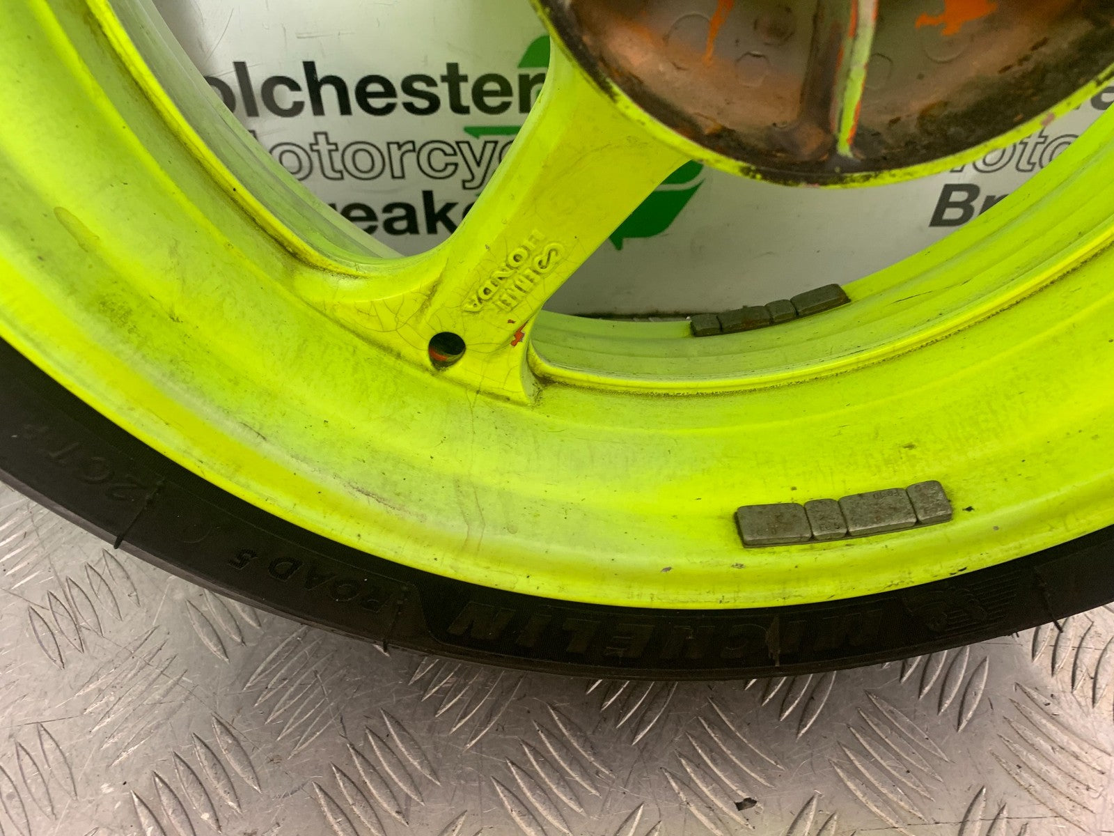 HONDA CBR1000 rr FIREBLADE REAR WHEEL YEAR 2006 (CMB1220)
