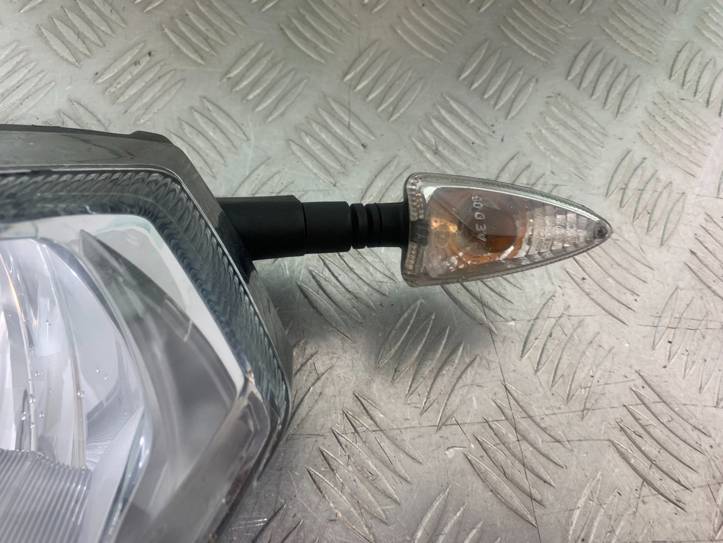 APRILIA SL750 SL 750 SHIVER HEADLIGHT AND INDICATORS  YEAR 2008-2016 (CMB1242)
