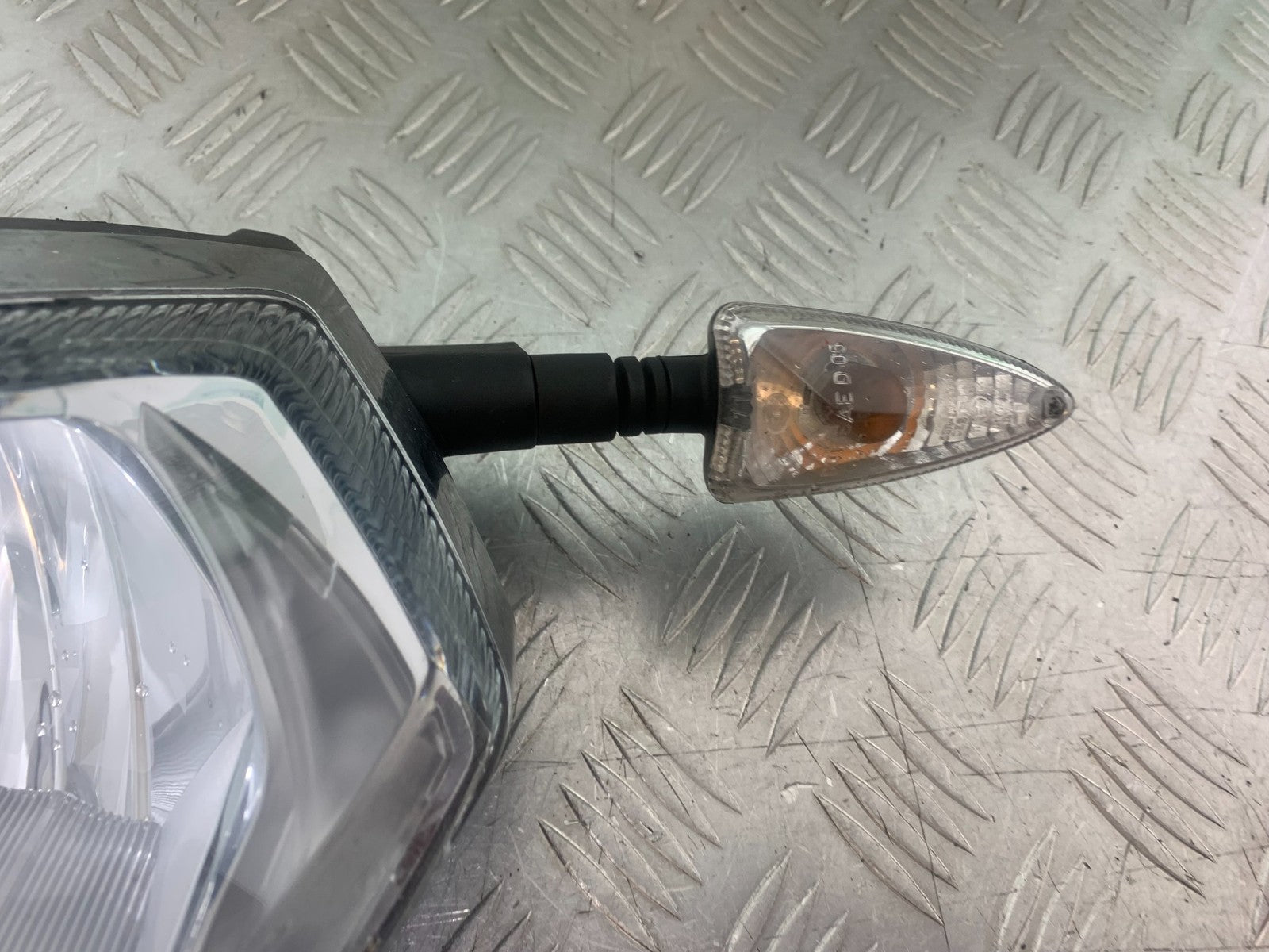 APRILIA SL750 SL 750 SHIVER HEADLIGHT AND INDICATORS  YEAR 2008-2016 (CMB1242)