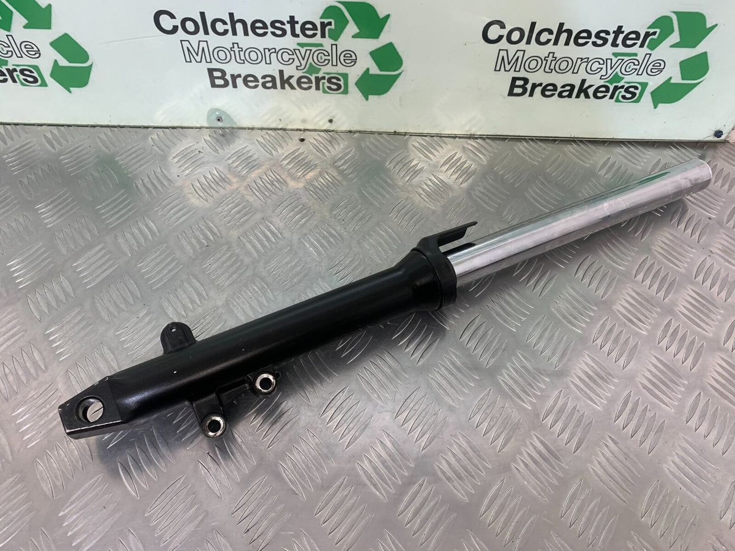 KAWASAKI Z750 Z 750 LEFT FORK (BENT) YEAR 2004-2006  (STOCK 963)