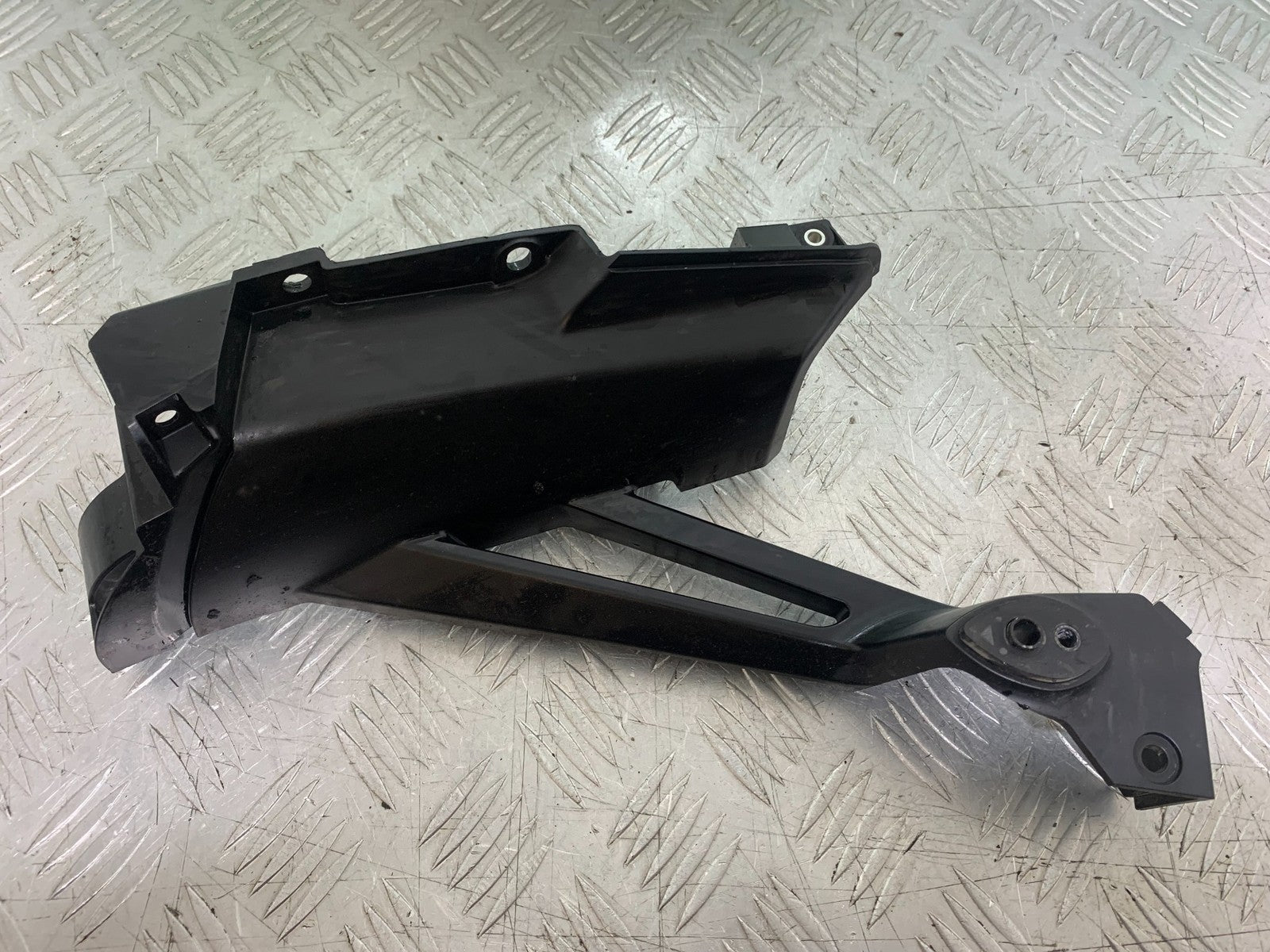 HONDA CBR1000 rr FIREBLADE LEFT REAR INDICATOR MOUNT  2008-2011 (CMB1253)