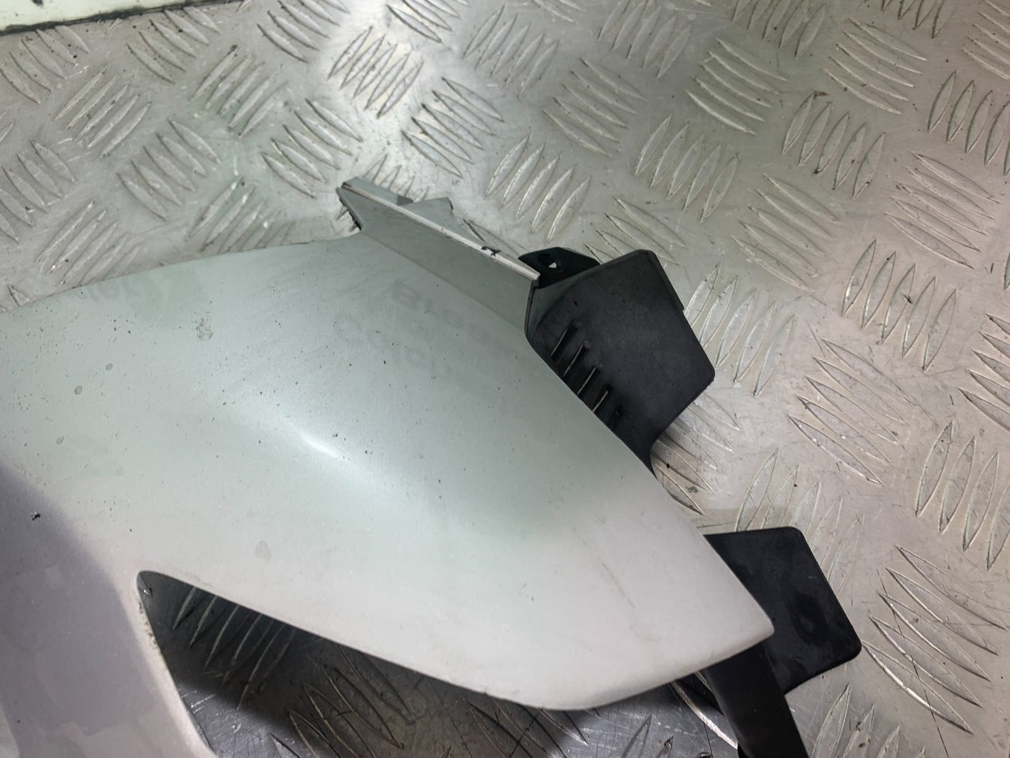 SUZUKI GSR600 GSR 600 RIGHT TANK PANEL  2006-2010 (CMB1177)