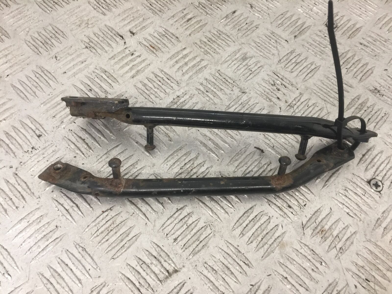 KAWASAKI ZZR600 ZZR 600 E SIDE RAILS  YEAR 1994-05 (STOCK 876)